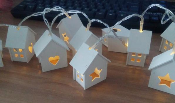 1503066433584364.jpg heart wooden house led fairy string2.jpg
