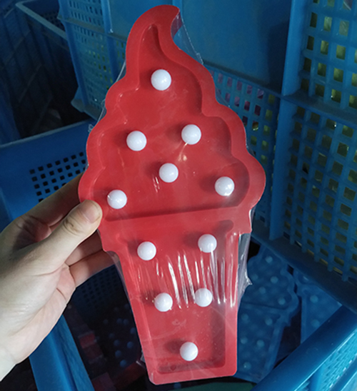 icecream red.jpg